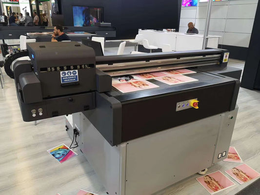 Impresoras de pegatinas digitales de tipo UV de piso plano AC220V